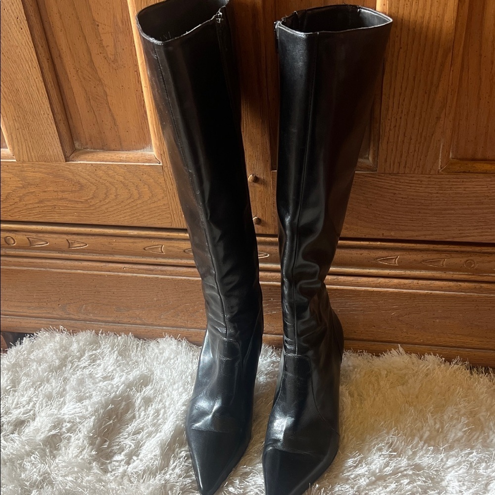 Gianni Bini Sleek Black leather heeled dress to the Knee Boots